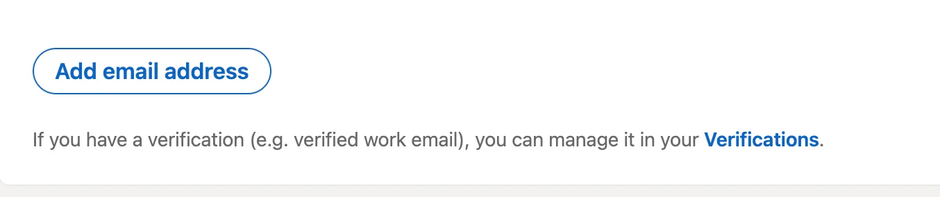El botón para añadir una dirección de email (interfaz en inglés)